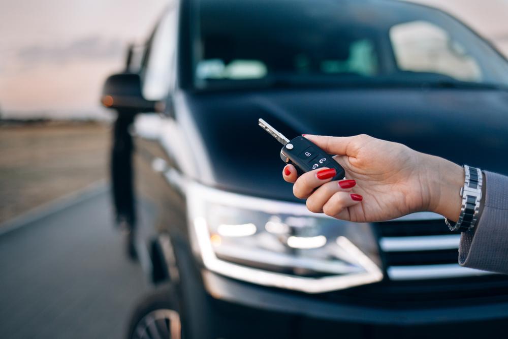 Mindestalter zum Fahren in Island – kannst du einen Campervan oder ein Wohnmobil mieten?